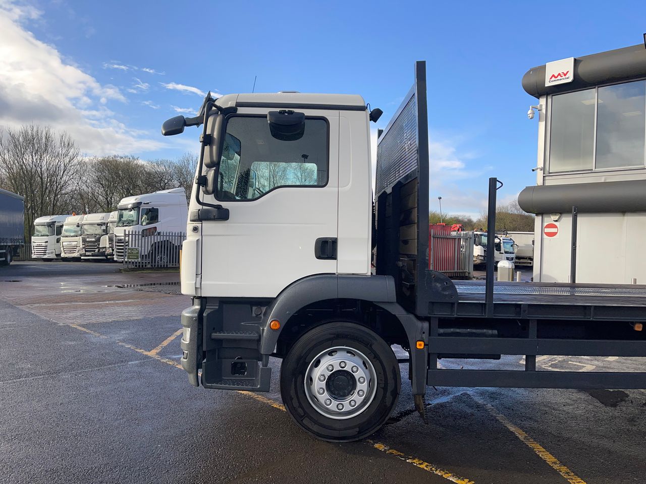 Ready to go MAN TGM 26.320, Beavertail, 320, 26 Tonne, Day Cab, Automatic, FORS - Gold Kit fitted, Winch, Double Flip Toe Ramps, Chain Box, Beacons, , -, - | for sale at MV Commercial, the UKs leading Truck, Trailers and Van supplier. (SN20YFX 140901)