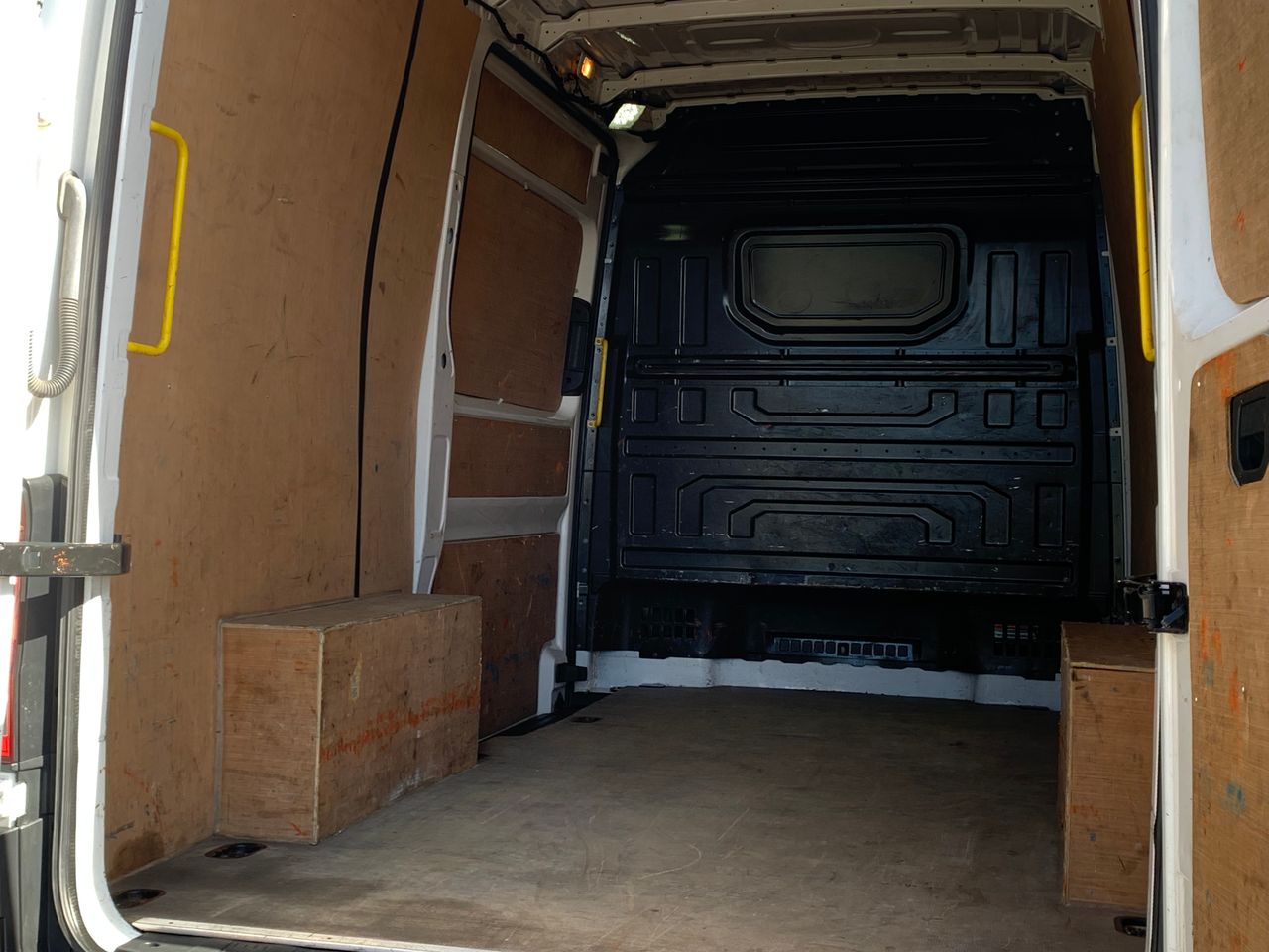 Ready to go Volkswagen Crafter, Van, , 3.5t, , Manual, Touchscreen Display, Apple Play Compatible , Parking Sensors, Air Conditioning, Ply Lined , , -, - | for sale at MV Commercial, the UKs leading Truck, Trailers and Van supplier. (DU20BCE 145420)