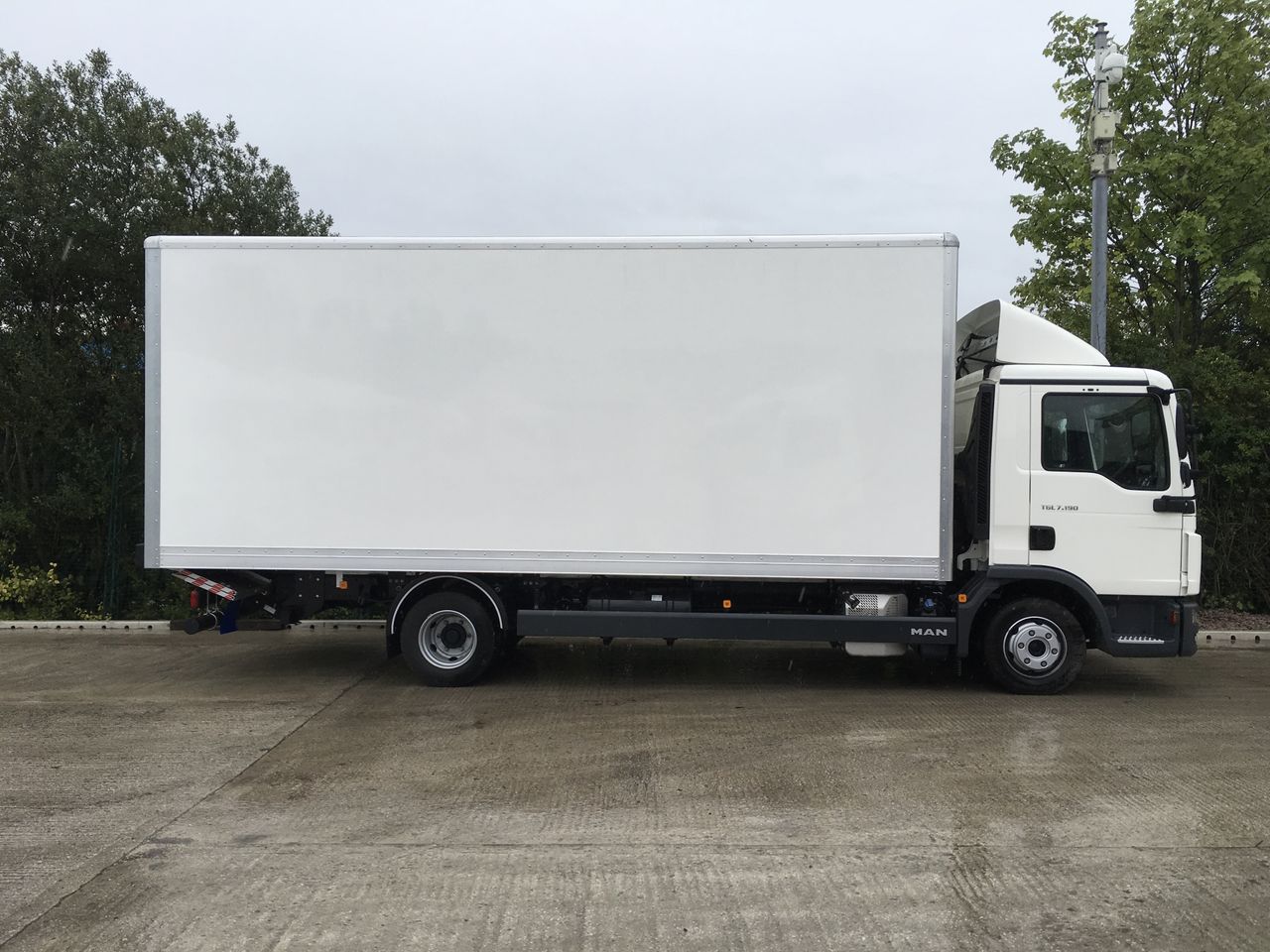 2018 MAN TGL 7.190 Box for sale at MV Commercial