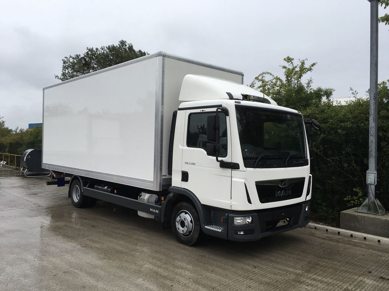 2018 MAN TGL 7.190 Box for sale at MV Commercial