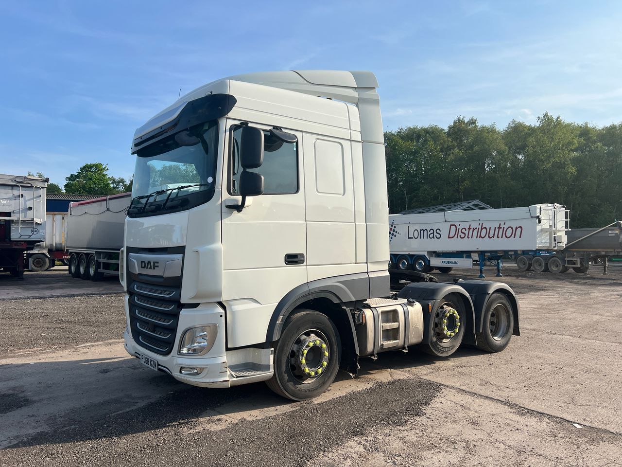 Ready to go DAF FTG XF480, Tractor Unit, 480, 44 Tonne, Space Cab, Automatic, Multi Function Steering Wheel, Air Conditioning, Double Bunk, Cab Fridge, Height Indicator, , -, - | for sale at MV Commercial, the UKs leading Truck, Trailers and Van supplier. (PJ68KZM 224793)