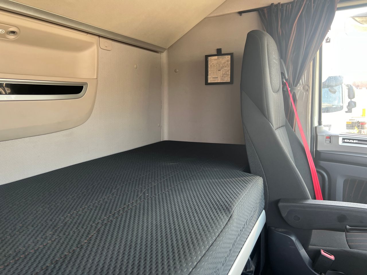 Ready to go DAF FTG XF480, Tractor Unit, 480, 44 Tonne, Space Cab, Automatic, Multi Function Steering Wheel, Air Conditioning, Double Bunk, Cab Fridge, Height Indicator, , -, - | for sale at MV Commercial, the UKs leading Truck, Trailers and Van supplier. (PJ68KZM 224807)