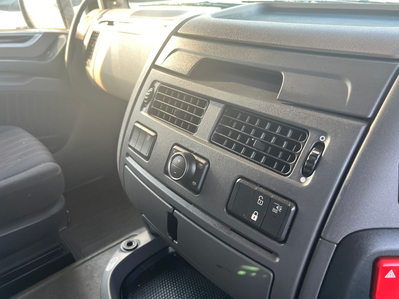Ready to go DAF FTG XF480, Tractor Unit, 480, 44 Tonne, Space Cab, Automatic, Multi Function Steering Wheel, Air Conditioning, Double Bunk, Cab Fridge, Height Indicator, , -, - | for sale at MV Commercial, the UKs leading Truck, Trailers and Van supplier. (PJ68KZM 224815)