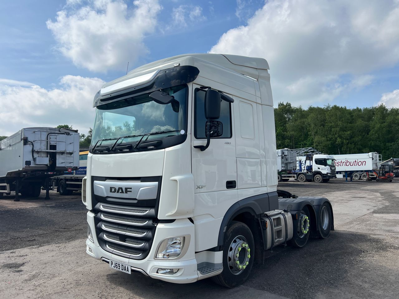 Ready to go DAF XF 480, Tractor Unit, 480, 44 Tonne, Space Cab, Automatic, Multi Function Steering Wheel, Air Conditioning, Double Bunk, Air Kit, Side Collars, , -, - | for sale at MV Commercial, the UKs leading Truck, Trailers and Van supplier. (PJ69DAA 226041)