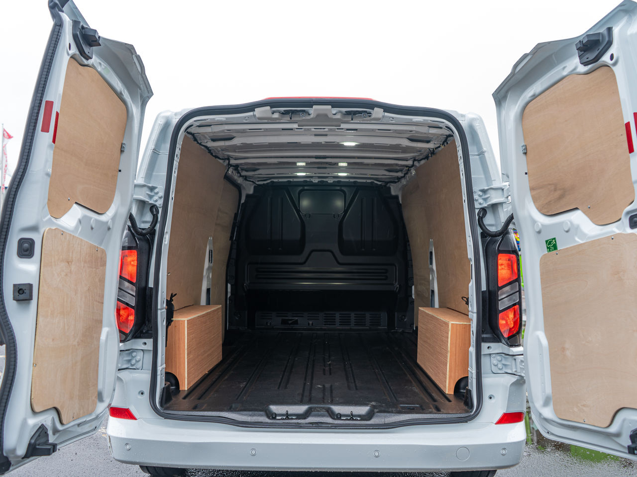 Ready to go Ford TRANSIT CUSTOM 320 L2 DIESEL FWD (2023) 2.0 EcoBlue 136ps H1 Van Limited, Van, 134, Under 3.5 Tonne, Single Cab, 6-Speed Manual Gearbox, Air Conditioning, Apple Play Compatible , Climate Control System, Cruise Control, Reversing Camera, , -, - | for sale at MV Commercial, the UKs leading Truck, Trailers and Van supplier. (YP24FGF 263653)