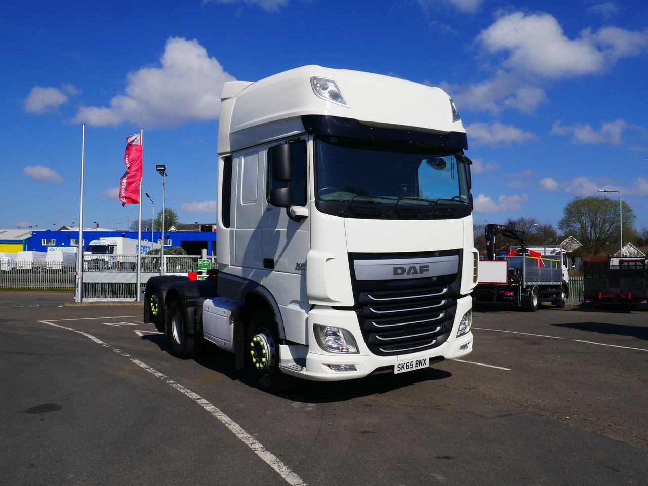 Ready to go DAF XF 510, Tractor Unit, 510, 44 Tonne, Super Space Cab, Automatic, 2 X USB Charging Points, 42l Refrigerator Drawer , 9 Tonne Front Axle, Adaptive Cruise Control, Air Conditioning, , -, - | for sale at MV Commercial, the UKs leading Truck, Trailers and Van supplier. (SK65BNX 30778)