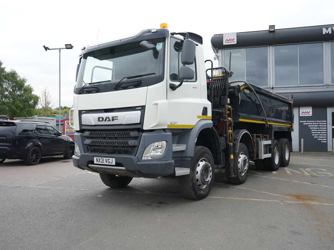 Ready to go DAF CF 450, Tipper Grab, 450, 32 Tonne, Day Cab, Automatic, 2 x Cup Holders, Air Conditioning, Bluetooth Audio Streaming, Bluetooth Phone, Camera System, , Palfinger Epsilon, M125L | for sale at MV Commercial, the UKs leading Truck, Trailers and Van supplier. (NX21VGJ 340261)