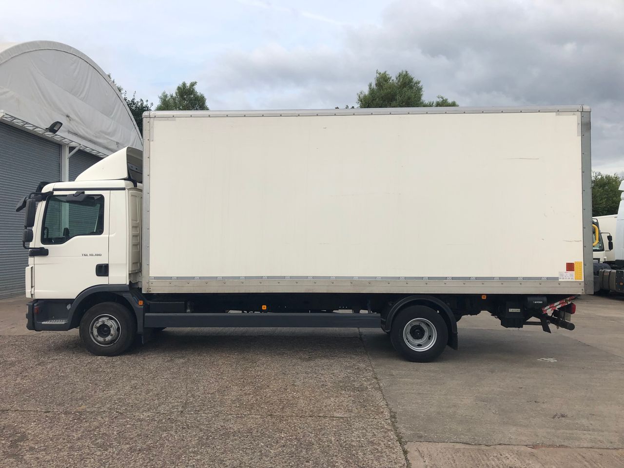 Ready to go MAN TGL 10.180, Box, 180, 7.5 Tonne, Day Cab, Automatic, Height Indicator, Top Aero Kit, Tuck Under Tail Lift, Electric Windows, , -, - | for sale at MV Commercial, the UKs leading Truck, Trailers and Van supplier. (SN16YHT 35577)