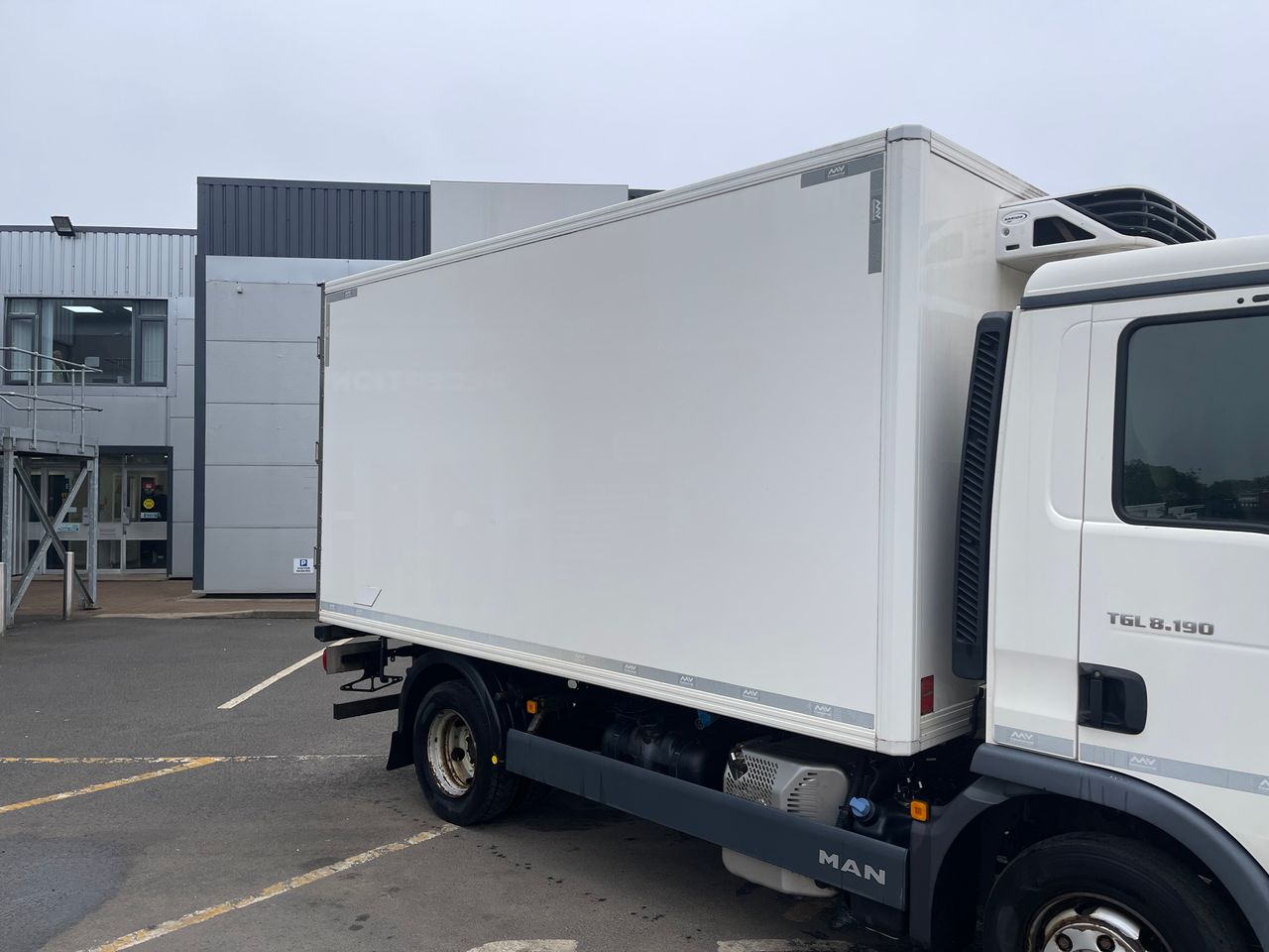 Ready to go MAN TGL 8.190 , Refrigerated, 190, 7.5 Tonne, Day Cab, Automatic, Gray & Adams Body , Carrier Fridge, Triple Rear Door, Standby Hookup, Rear access step, , -, - | for sale at MV Commercial, the UKs leading Truck, Trailers and Van supplier. (SN18OVC 359832)