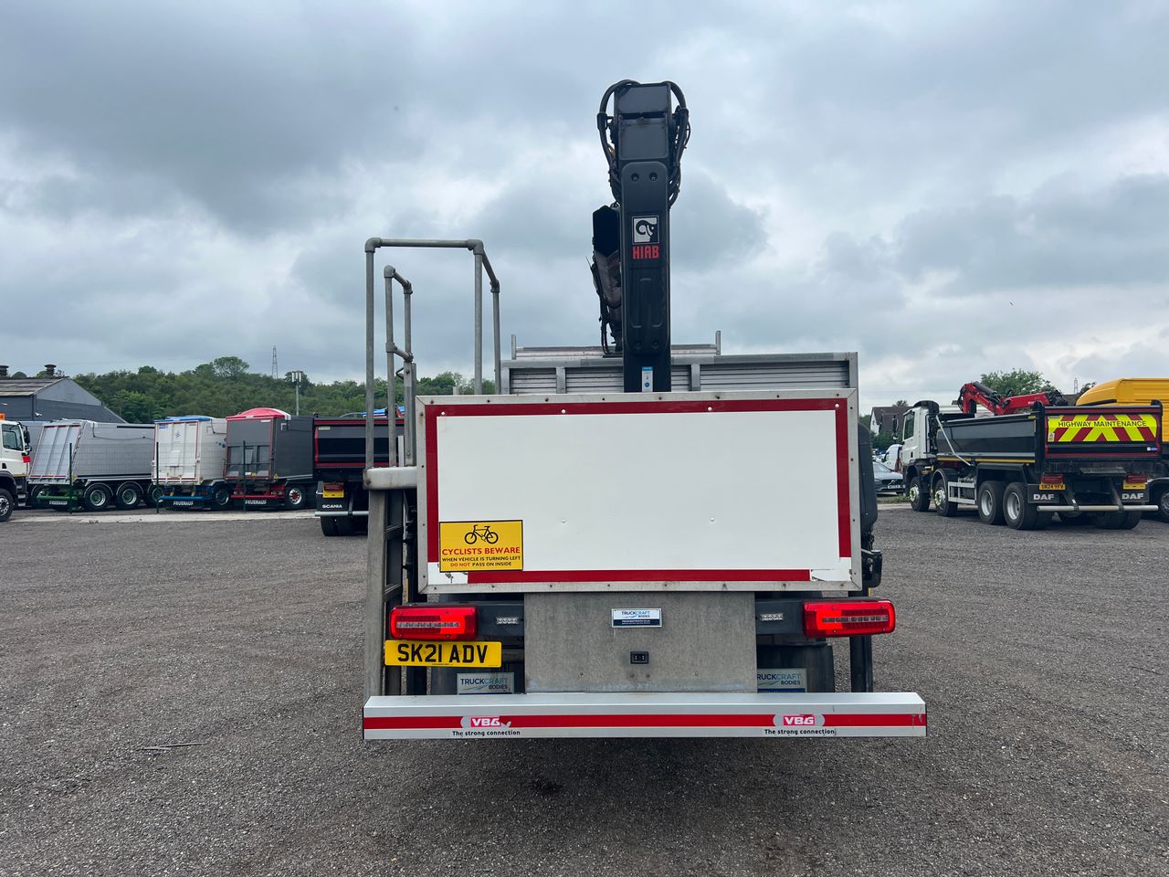 Ready to go DAF LF 290, Brick Grabs, 290, 18 Tonne, Day Cab, 6-Speed AS Tronic 6AS1000 OD, 6.75-0.78 Automatic Gearbox, 3 Seats in Cab, Adaptive Cruise Control, Advanced Emergency Braking System (AEBS), Air Conditioning, Armrest - Driver Seat Only, , HIAB, X-HIDUO 118 B-1	 | for sale at MV Commercial, the UKs leading Truck, Trailers and Van supplier. (SK21ADV 361707)
