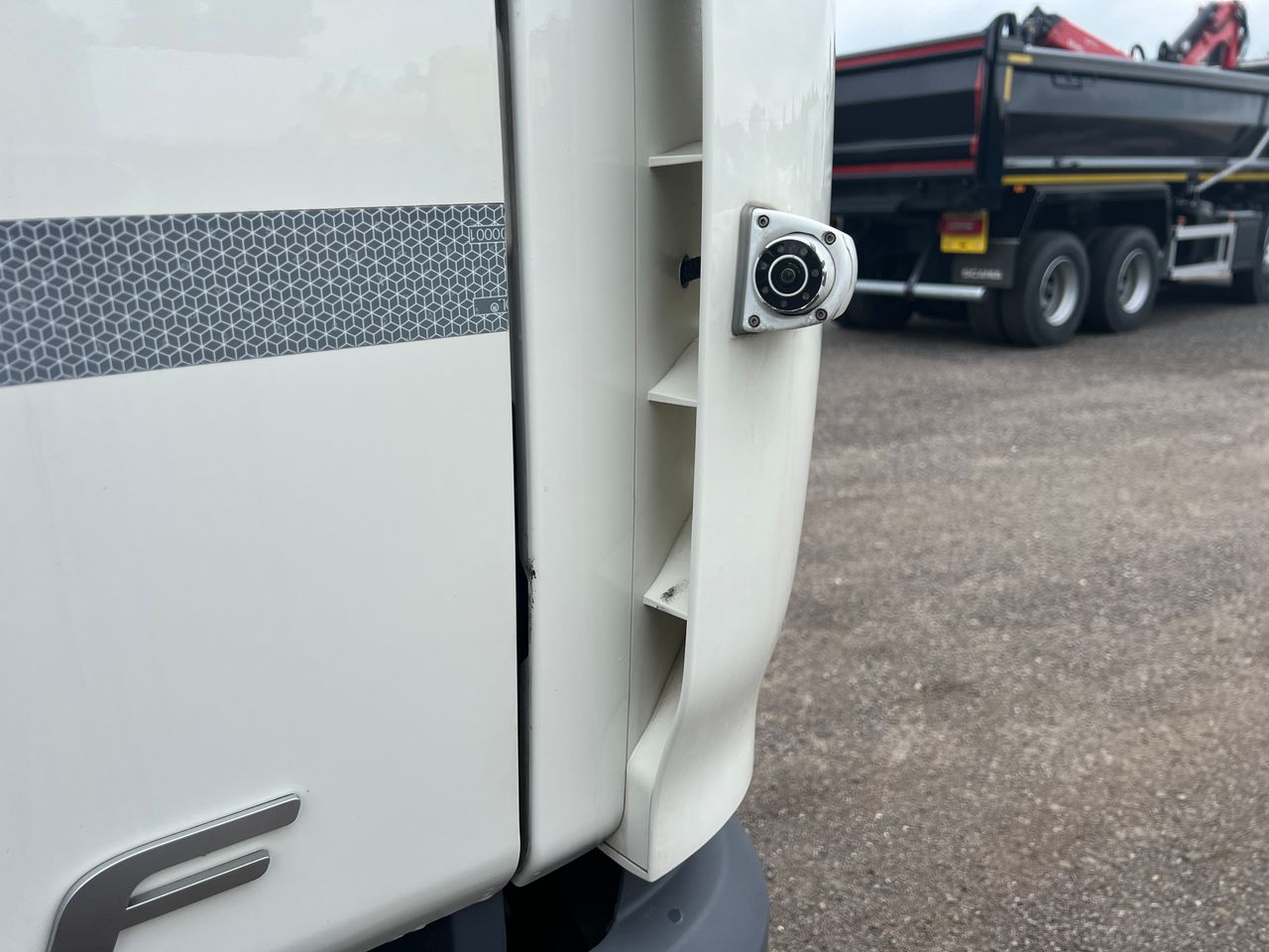 Ready to go DAF LF 290, Brick Grabs, 290, 18 Tonne, Day Cab, 6-Speed AS Tronic 6AS1000 OD, 6.75-0.78 Automatic Gearbox, 3 Seats in Cab, Adaptive Cruise Control, Advanced Emergency Braking System (AEBS), Air Conditioning, Armrest - Driver Seat Only, , HIAB, X-HIDUO 118 B-1	 | for sale at MV Commercial, the UKs leading Truck, Trailers and Van supplier. (SK21ADV 361718)