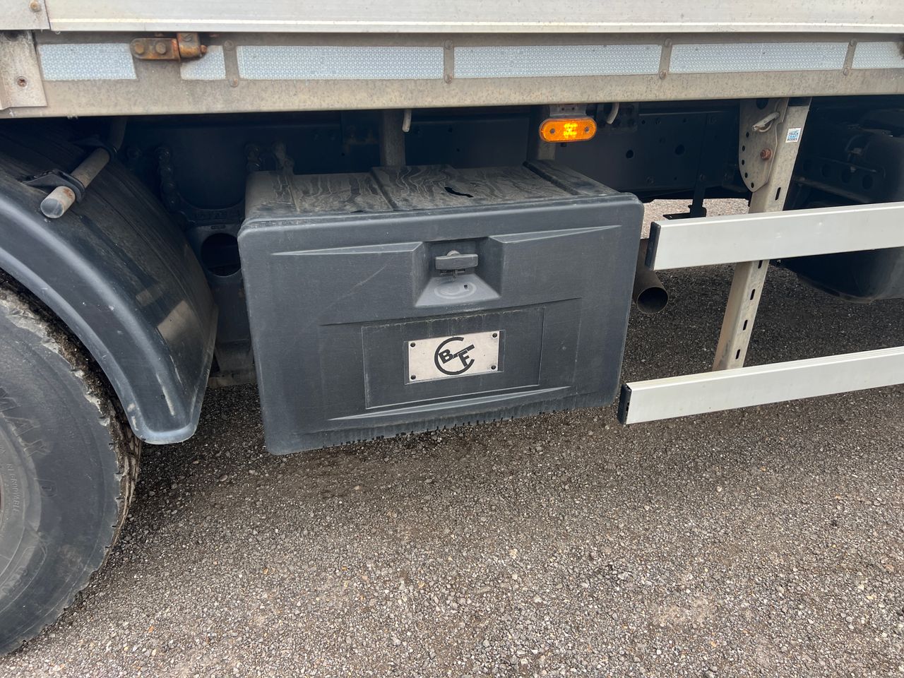 Ready to go DAF LF 290, Brick Grabs, 290, 18 Tonne, Day Cab, 6-Speed AS Tronic 6AS1000 OD, 6.75-0.78 Automatic Gearbox, 3 Seats in Cab, Adaptive Cruise Control, Advanced Emergency Braking System (AEBS), Air Conditioning, Armrest - Driver Seat Only, , HIAB, X-HIDUO 118 B-1	 | for sale at MV Commercial, the UKs leading Truck, Trailers and Van supplier. (SK21ADV 361719)