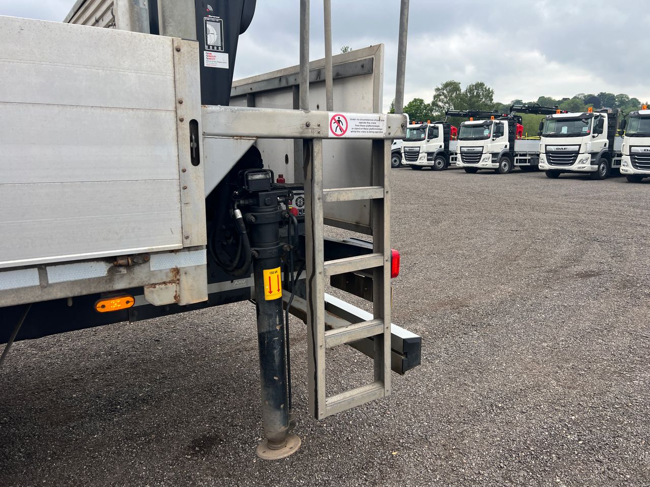 Ready to go DAF LF 290, Brick Grabs, 290, 18 Tonne, Day Cab, 6-Speed AS Tronic 6AS1000 OD, 6.75-0.78 Automatic Gearbox, 3 Seats in Cab, Adaptive Cruise Control, Advanced Emergency Braking System (AEBS), Air Conditioning, Armrest - Driver Seat Only, , HIAB, X-HIDUO 118 B-1	 | for sale at MV Commercial, the UKs leading Truck, Trailers and Van supplier. (SK21ADV 361725)