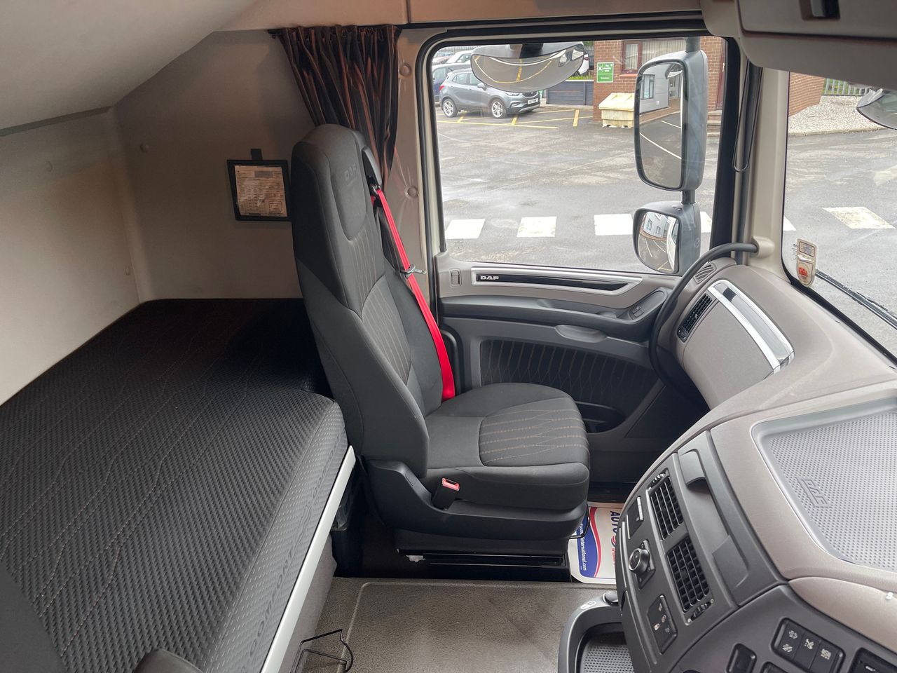 Ready to go DAF XF 480, Tractor Unit, 480, 44 Tonne, Space Cab, Automatic, Alloy Fuel Tank, Cab Sunvisor , Central Locking, Driver Comfort Air Seat with Red Seatbelts, Jost Sliding 5th Wheel, , -, - | for sale at MV Commercial, the UKs leading Truck, Trailers and Van supplier. (PN70CYJ 372455)