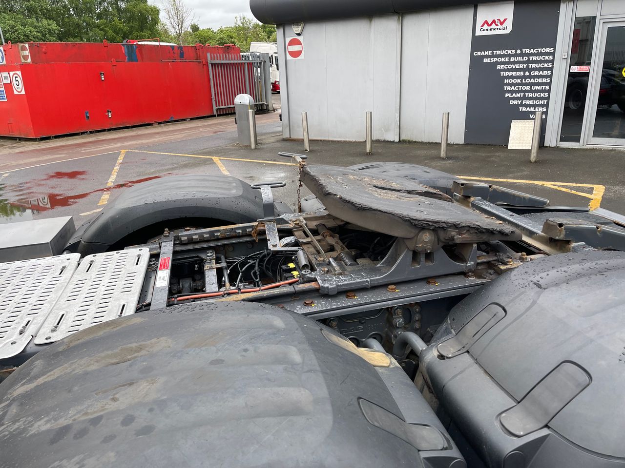 Ready to go DAF XF 480, Tractor Unit, 480, 44 Tonne, Space Cab, Automatic, Alloy Fuel Tank, Cab Sunvisor , Central Locking, Driver Comfort Air Seat with Red Seatbelts, Jost Sliding 5th Wheel, , -, - | for sale at MV Commercial, the UKs leading Truck, Trailers and Van supplier. (PN70CYJ 372460)