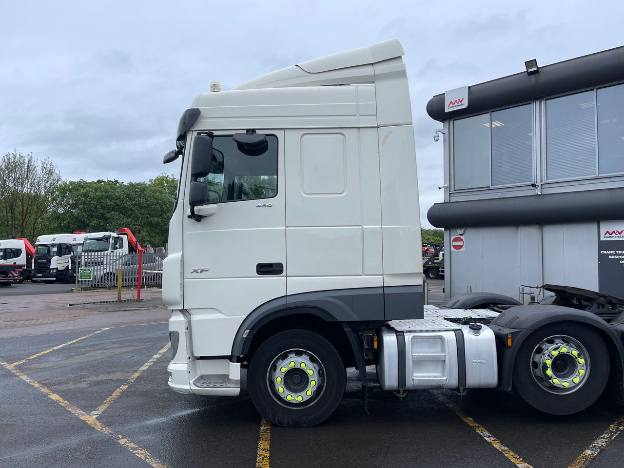 Ready to go DAF XF 480, Tractor Unit, 480, 44 Tonne, Space Cab, Automatic, Alloy Fuel Tank, Cab Sunvisor , Central Locking, Driver Comfort Air Seat with Red Seatbelts, Jost Sliding 5th Wheel, , -, - | for sale at MV Commercial, the UKs leading Truck, Trailers and Van supplier. (PN70CYJ 372463)