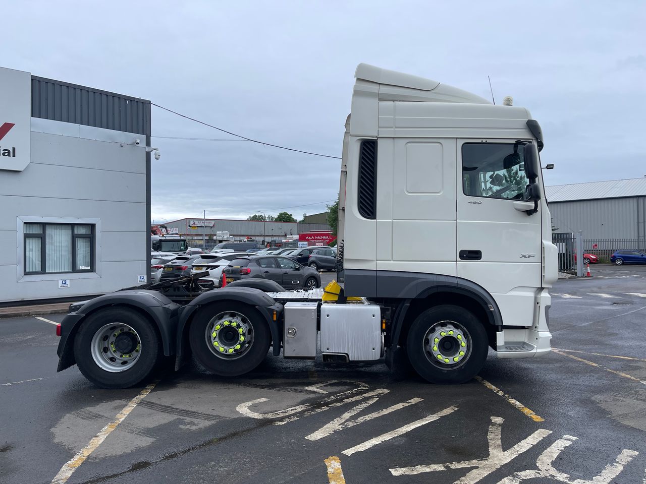 Ready to go DAF XF 480, Tractor Unit, 480, 44 Tonne, Space Cab, Automatic, Alloy Fuel Tank, Cab Sunvisor , Central Locking, Driver Comfort Air Seat with Red Seatbelts, Jost Sliding 5th Wheel, , -, - | for sale at MV Commercial, the UKs leading Truck, Trailers and Van supplier. (PN70CYJ 372467)