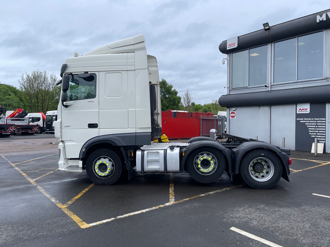 Ready to go DAF XF 480, Tractor Unit, 480, 44 Tonne, Space Cab, Automatic, Alloy Fuel Tank, Cab Sunvisor , Central Locking, Driver Comfort Air Seat with Red Seatbelts, Jost Sliding 5th Wheel, , -, - | for sale at MV Commercial, the UKs leading Truck, Trailers and Van supplier. (PN70CYJ 372471)