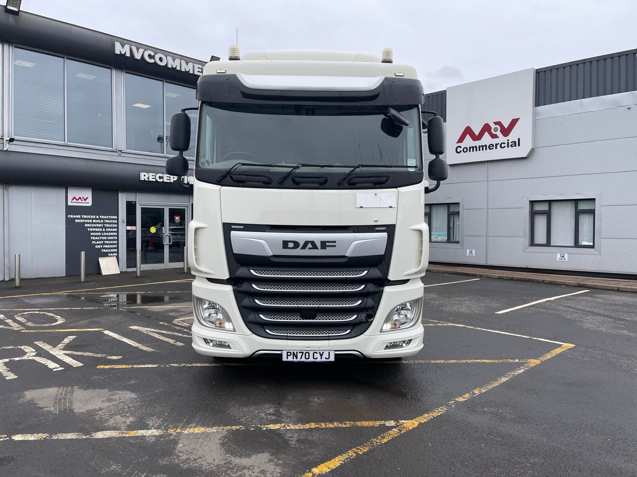 Ready to go DAF XF 480, Tractor Unit, 480, 44 Tonne, Space Cab, Automatic, Alloy Fuel Tank, Cab Sunvisor , Central Locking, Driver Comfort Air Seat with Red Seatbelts, Jost Sliding 5th Wheel, , -, - | for sale at MV Commercial, the UKs leading Truck, Trailers and Van supplier. (PN70CYJ 372473)