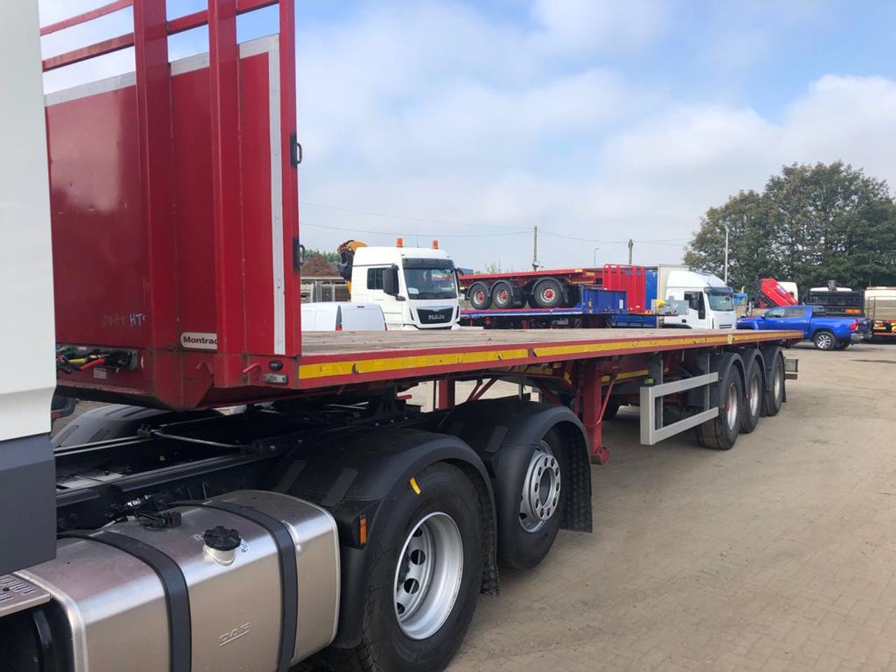 2015 Montracon 3 Axle Flatbed Trailers for sale at MV Commercial