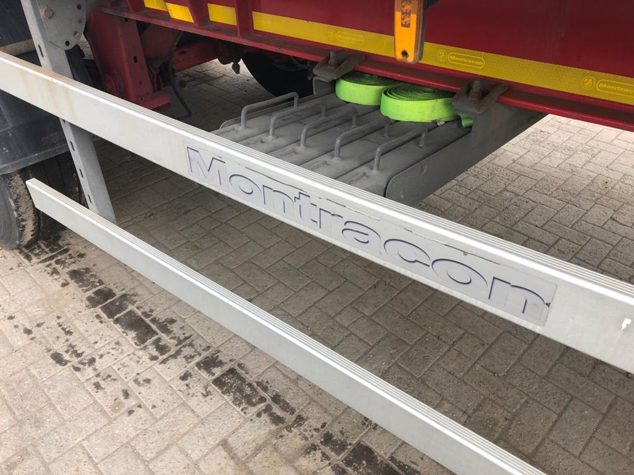 2015 Montracon 3 Axle Flatbed Trailers for sale at MV Commercial