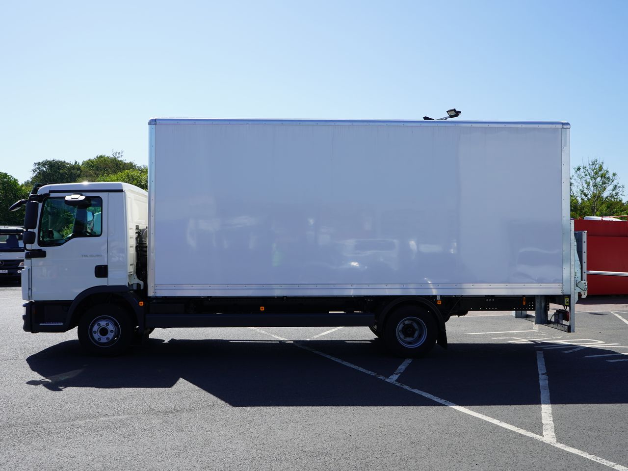 Ready to go MAN TGL 10.190, Box, 190, 7.5 Tonne, Day Cab, Automatic, Air Conditioning, Anti Lock Brakes (ABS), Bluetooth/AUX/USB Dashboard Input, Cab Sunvisor , Electric Windows, , -, - | for sale at MV Commercial, the UKs leading Truck, Trailers and Van supplier. (SL69THV 39573)