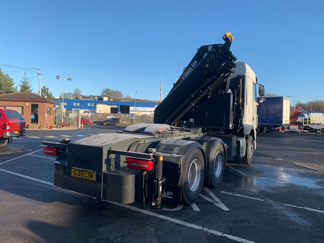 Ready to go DAF XF 530, Tractor Unit, 530, 80 Tonne, Space Cab, Automatic, 9 Tonne Front Axle, Adaptive Cruise Control, Bumper Mounted Fog Lights, Cab Sunvisor , Halogen Headlights, , HIAB, X-HIPRO 658 EP-6 | for sale at MV Commercial, the UKs leading Truck, Trailers and Van supplier. (SN20XTM 42483)