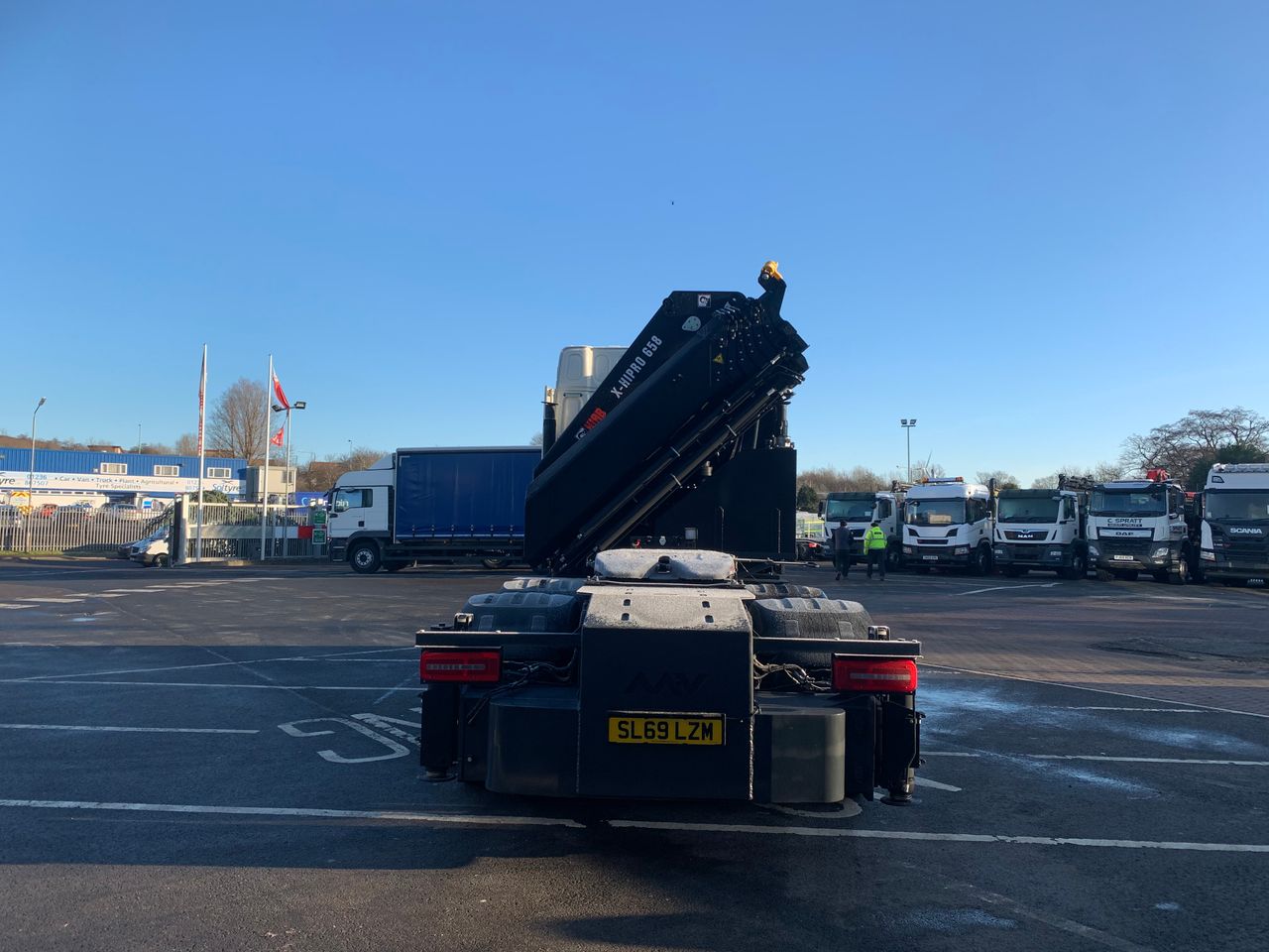 Ready to go DAF XF 530, Tractor Unit, 530, 80 Tonne, Space Cab, Automatic, 9 Tonne Front Axle, Adaptive Cruise Control, Bumper Mounted Fog Lights, Cab Sunvisor , Halogen Headlights, , HIAB, X-HIPRO 658 EP-6 | for sale at MV Commercial, the UKs leading Truck, Trailers and Van supplier. (SN20XTM 42484)