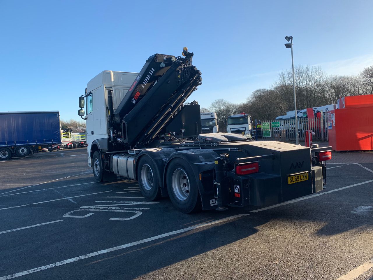 Ready to go DAF XF 530, Tractor Unit, 530, 80 Tonne, Space Cab, Automatic, 9 Tonne Front Axle, Adaptive Cruise Control, Bumper Mounted Fog Lights, Cab Sunvisor , Halogen Headlights, , HIAB, X-HIPRO 658 EP-6 | for sale at MV Commercial, the UKs leading Truck, Trailers and Van supplier. (SN20XTM 42485)