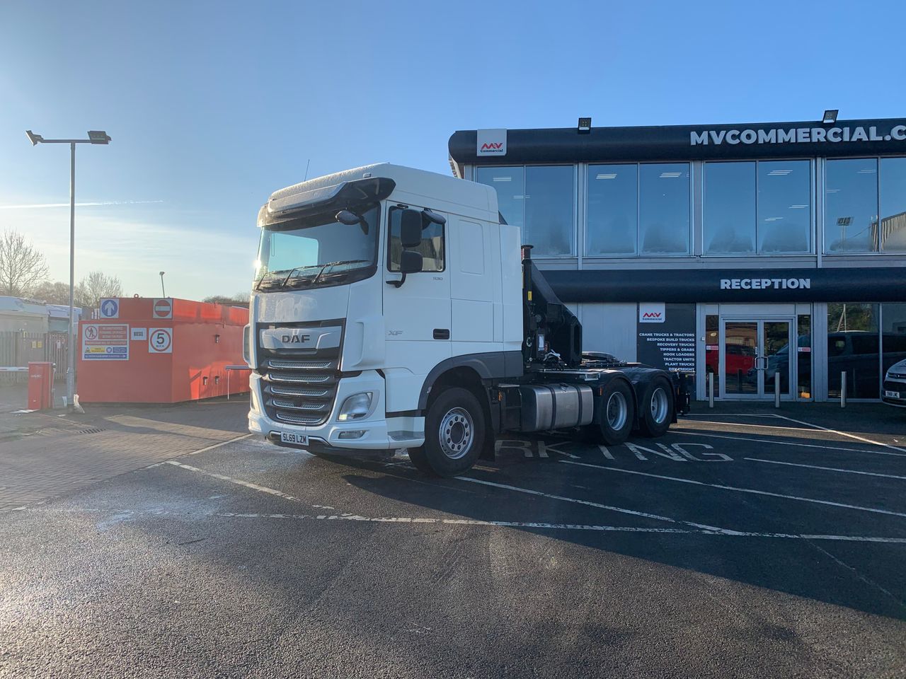 Ready to go DAF XF 530, Tractor Unit, 530, 80 Tonne, Space Cab, Automatic, 9 Tonne Front Axle, Adaptive Cruise Control, Bumper Mounted Fog Lights, Cab Sunvisor , Halogen Headlights, , HIAB, X-HIPRO 658 EP-6 | for sale at MV Commercial, the UKs leading Truck, Trailers and Van supplier. (SN20XTM 42487)