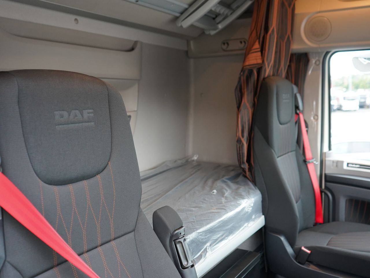 Ready to go DAF XF 480, Tractor Unit, 480, 44 Tonne, Super Space Cab, Automatic, Alloy Fuel Tank, Cab Sunvisor , Central Locking With Remote Control, DAB Radio, Double Bunk, , -, - | for sale at MV Commercial, the UKs leading Truck, Trailers and Van supplier. (PN20DZU 44172)