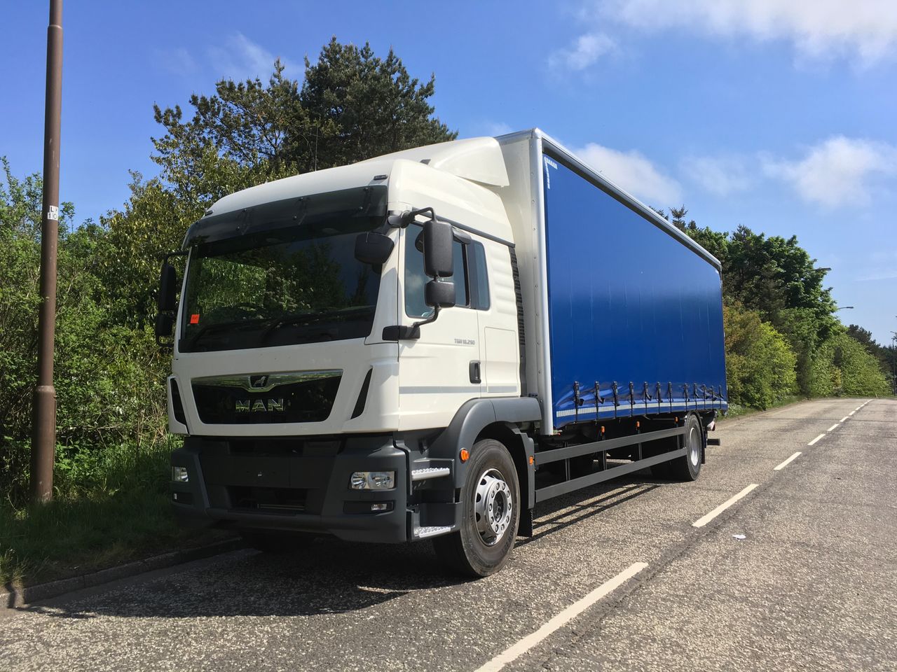 Ready to go MAN TGM 18.290, Curtainsider, 290, 18 Tonne, Sleeper Cab, Automatic, Air Conditioning, Bluetooth Phone, Cab Sunvisor , Climate Control System, Cruise Control, , -, - | for sale at MV Commercial, the UKs leading Truck, Trailers and Van supplier. (SN20YCU 44680)