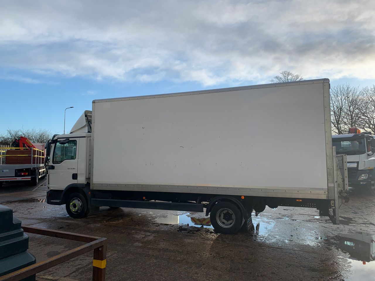 Ready to go MAN TGL 10.190, Box, 190, 7.5 Tonne, Day Cab, Automatic, Air Conditioning, Anti Lock Brakes (ABS), Bluetooth/AUX/USB Dashboard Input, Cab Sunvisor , DEL Column Tail Lift, , -, - | for sale at MV Commercial, the UKs leading Truck, Trailers and Van supplier. (SN17OUS 44777)