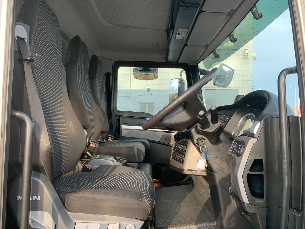 Ready to go MAN TGL 10.190, Box, 190, 7.5 Tonne, Day Cab, Automatic, Air Conditioning, Anti Lock Brakes (ABS), Bluetooth/AUX/USB Dashboard Input, Cab Sunvisor , DEL Column Tail Lift, , -, - | for sale at MV Commercial, the UKs leading Truck, Trailers and Van supplier. (SN17OUS 44779)