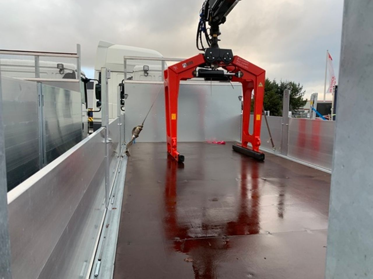 Ready to go MAN TGM 18.290, Dropside, -, 18 Tonne, Day Cab, Automatic, Air Seat, Anti Lock Brakes (ABS), ASR (Anti-Slip Control), Cab Sunvisor , Cruise Control, , HIAB, X-HIDUO 118 B-1	 | for sale at MV Commercial, the UKs leading Truck, Trailers and Van supplier. (SN20YFL 48947)