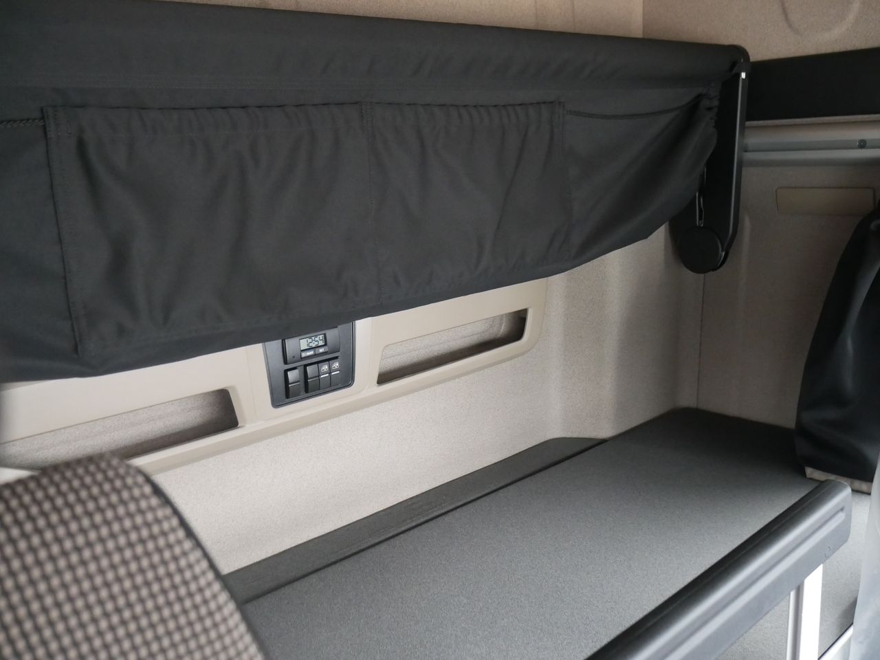 2021 MAN TGM 18.290 Flatbed for sale at MV Commercial