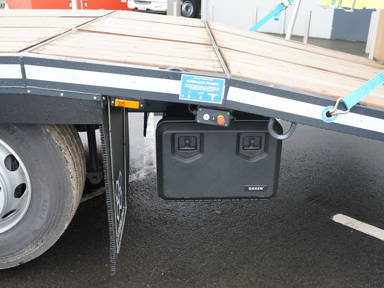 2021 DAF CF 450 Beavertail for sale at MV Commercial