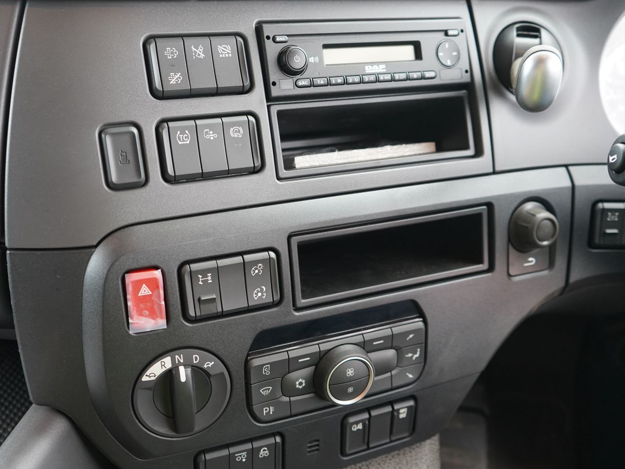 2021 DAF CF 450 Beavertail for sale at MV Commercial