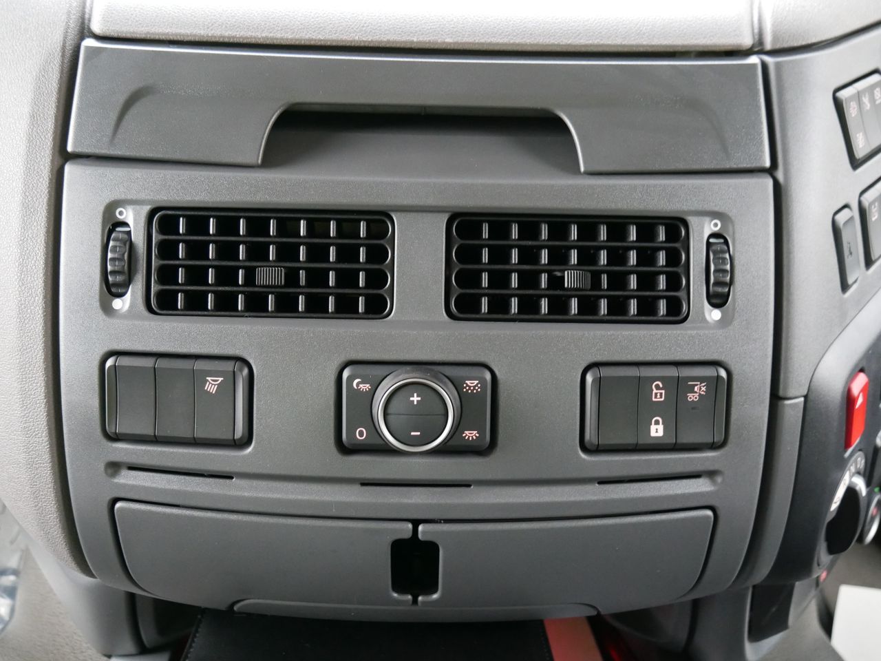 2020 DAF XF 480 Tractor Unit for sale at MV Commercial