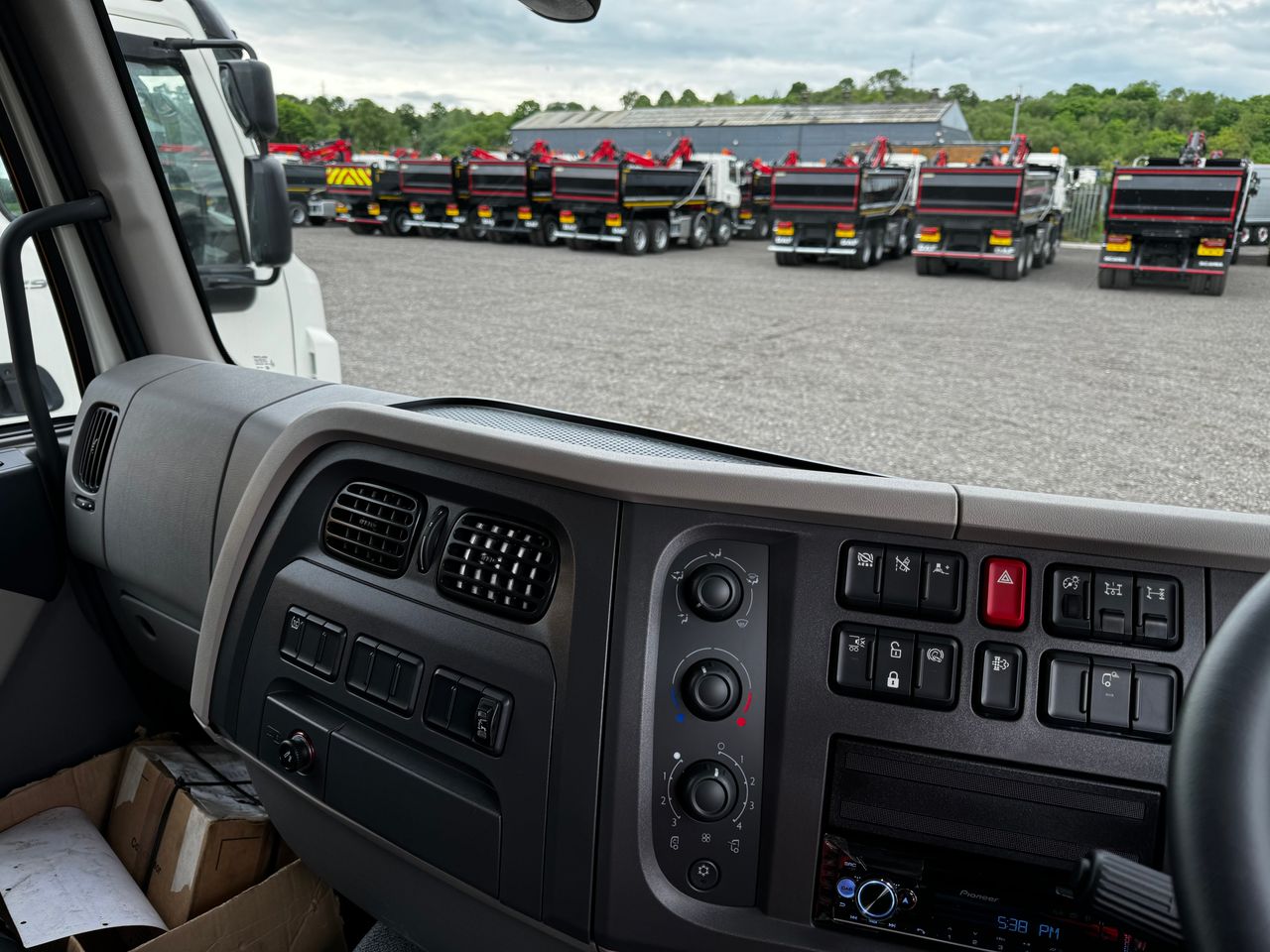 DAF LF 290 Flatbed for sale at MV Commercial