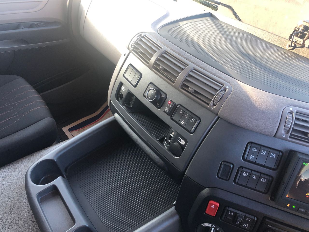 2020 DAF CF 410 Cabin Spec for sale at MV Commercial