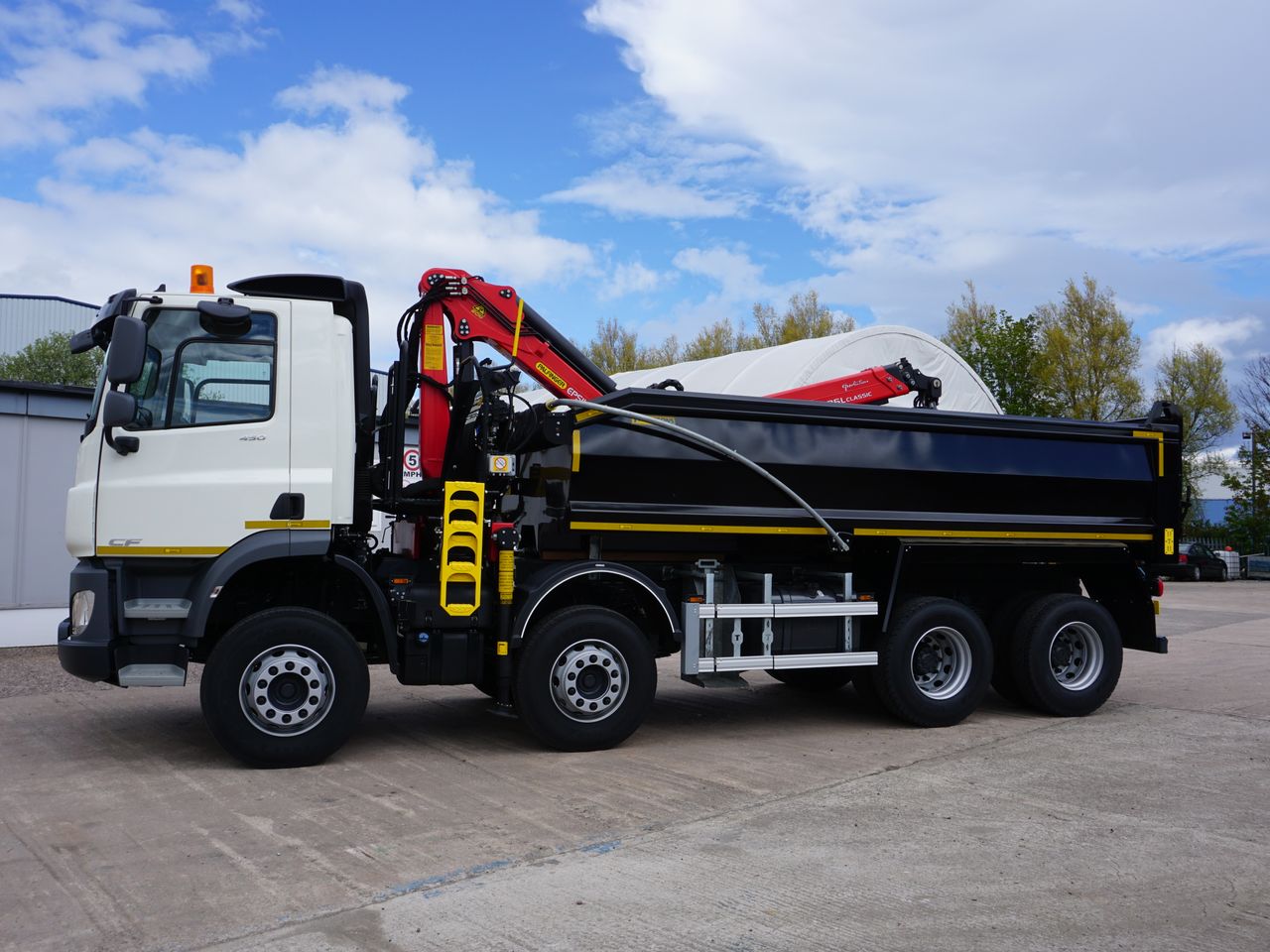 Ready to go DAF CF 450, Tipper Grab, 450, 32 Tonne, Day Cab, Automatic, 2 x Cup Holders, Seat Armrests, Camera System, USB And Aux Audio Connector, Reverse Beeper, , Palfinger Epsilon, M125L | for sale at MV Commercial, the UKs leading Truck, Trailers and Van supplier. (NX21VFH 64583)