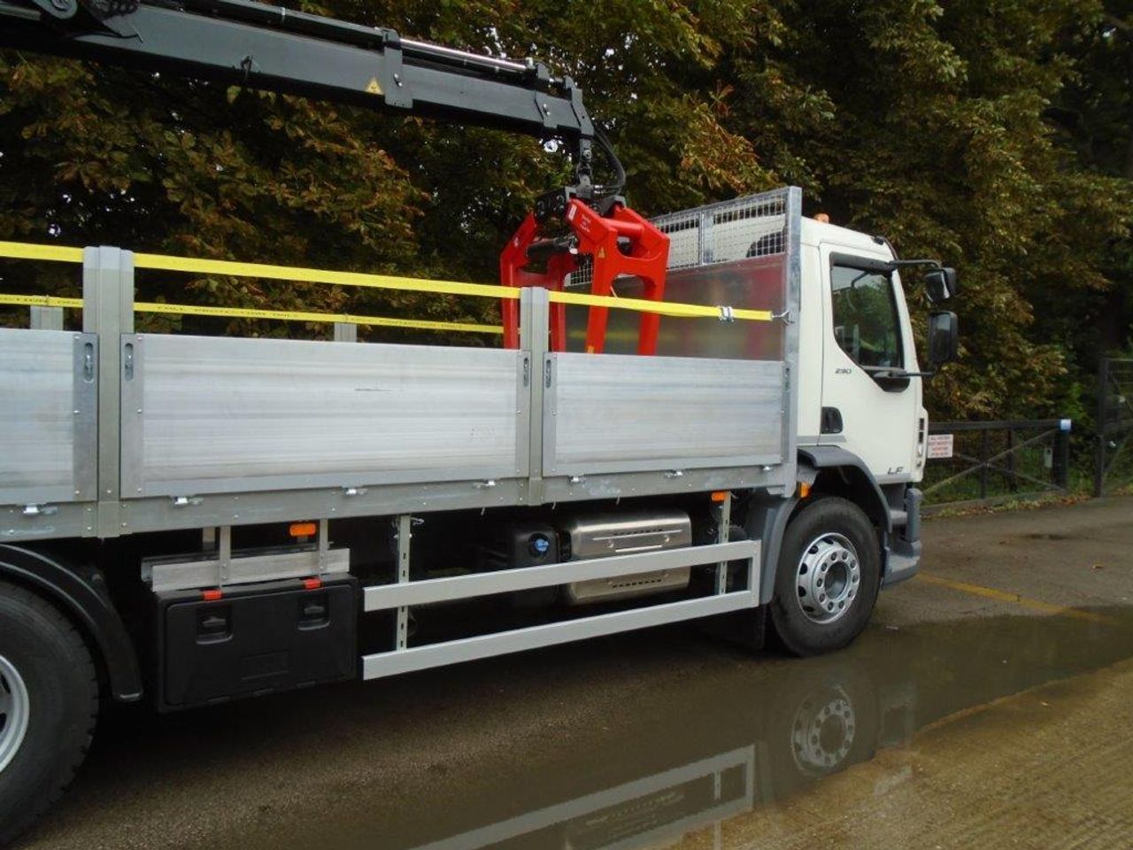 Ready to go DAF LF 290, Brick Grabs, 290, 18 Tonne, Day Cab, Automatic, 3 Seats in Cab, Adaptive Cruise Control, Advanced Emergency Braking System (AEBS), Air Conditioning, Armrest - Driver Seat Only, , HIAB, 118 B-1 | for sale at MV Commercial, the UKs leading Truck, Trailers and Van supplier. (SN22XXU 65523)