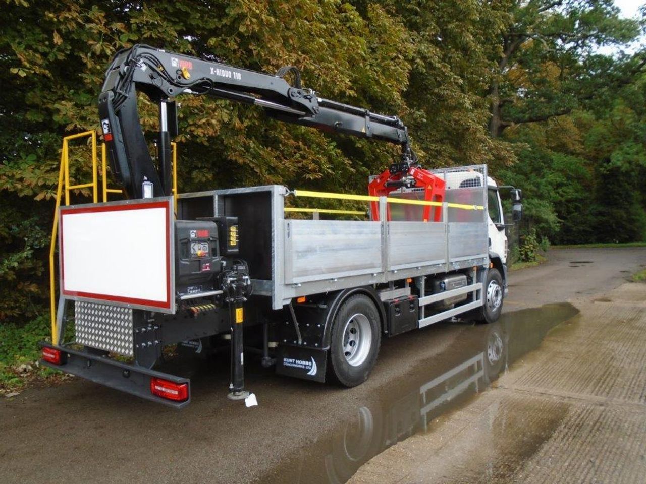 Ready to go DAF LF 290, Brick Grabs, 290, 18 Tonne, Day Cab, Automatic, 3 Seats in Cab, Adaptive Cruise Control, Advanced Emergency Braking System (AEBS), Air Conditioning, Armrest - Driver Seat Only, , HIAB, 118 B-1 | for sale at MV Commercial, the UKs leading Truck, Trailers and Van supplier. (SN22XXU 65525)