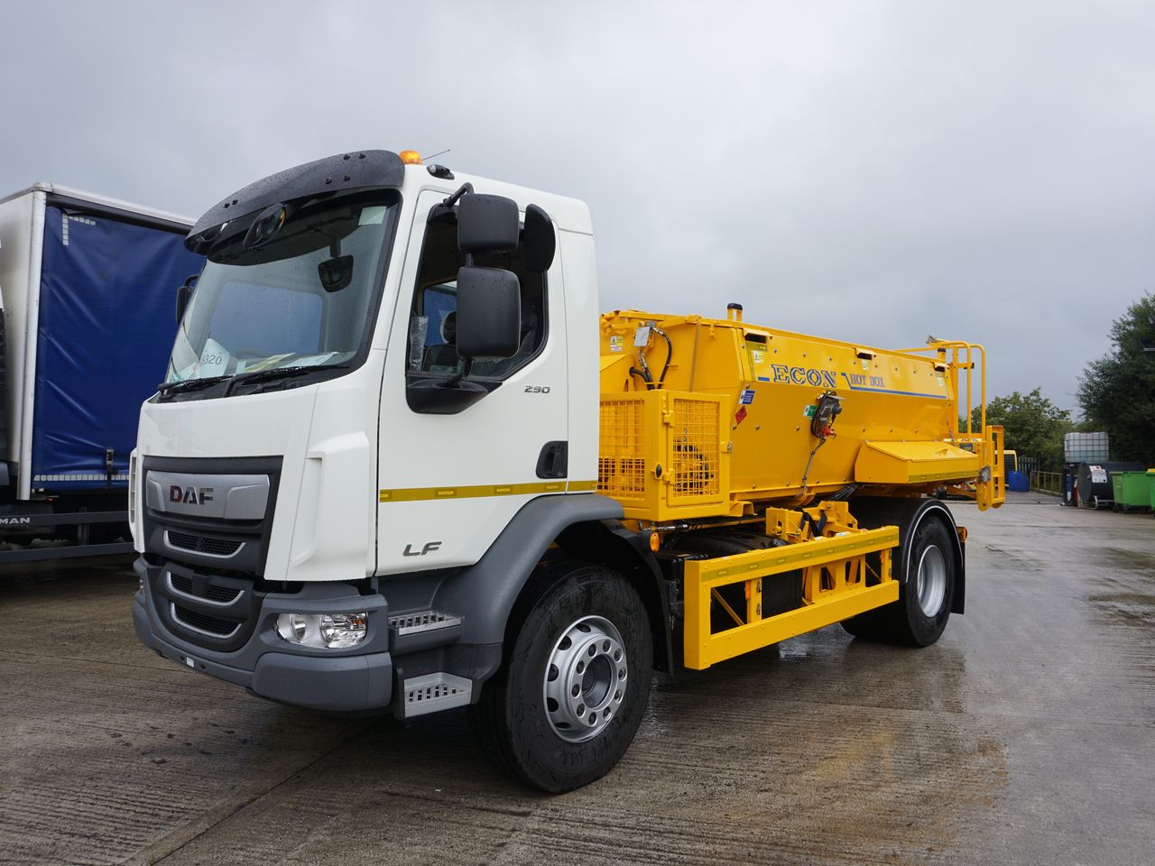 2021 DAF LF 290 Hot Box for sale at MV Commercial
