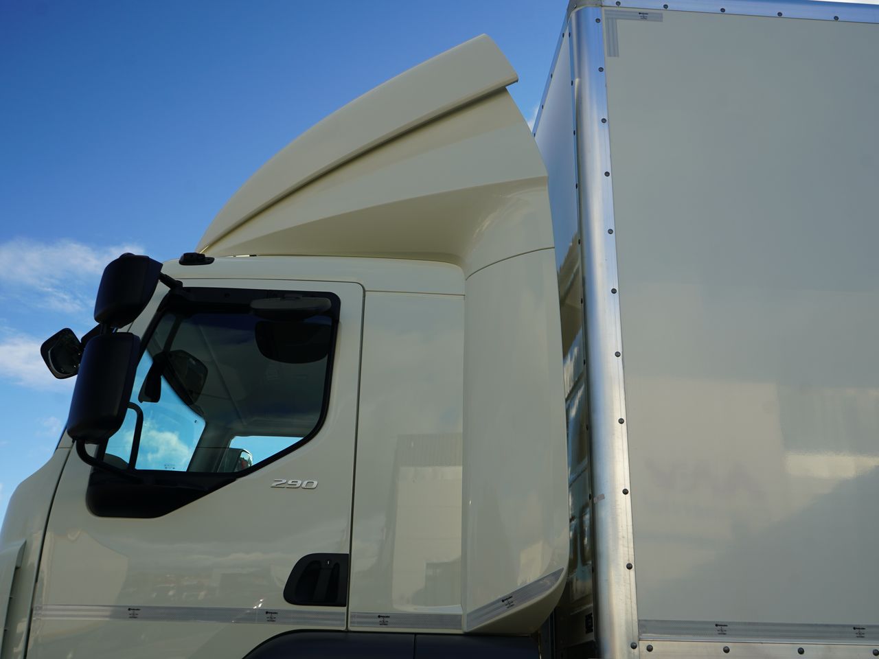 Ready to go DAF LF 290, Box, 290, 18 Tonne, Sleeper Cab, Automatic, Advanced Emergency Braking System (AEBS), Air Conditioning, Air Kit, Conspicuity tape, Cruise Control, , -, - | for sale at MV Commercial, the UKs leading Truck, Trailers and Van supplier. (SL71OEC 76254)
