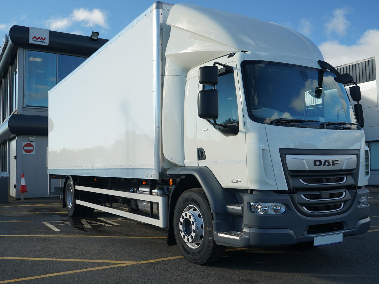 Ready to go DAF LF 290, Box, 290, 18 Tonne, Sleeper Cab, Automatic, Advanced Emergency Braking System (AEBS), Air Conditioning, Air Kit, Conspicuity tape, Cruise Control, , -, - | for sale at MV Commercial, the UKs leading Truck, Trailers and Van supplier. (SL71ODY 76285)