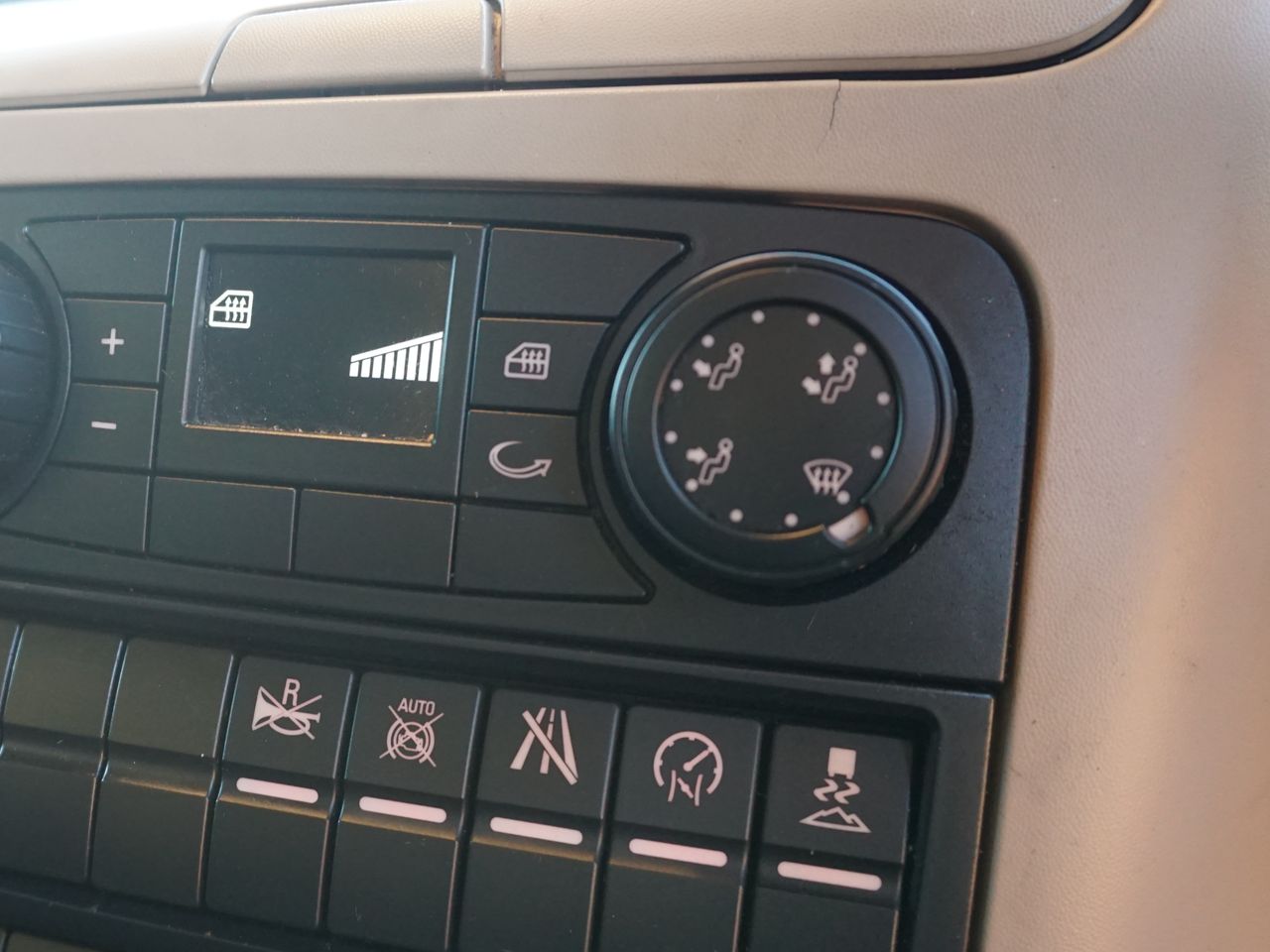 2019 MAN TGL 7.190 Curtainsider for sale at MV Commercial