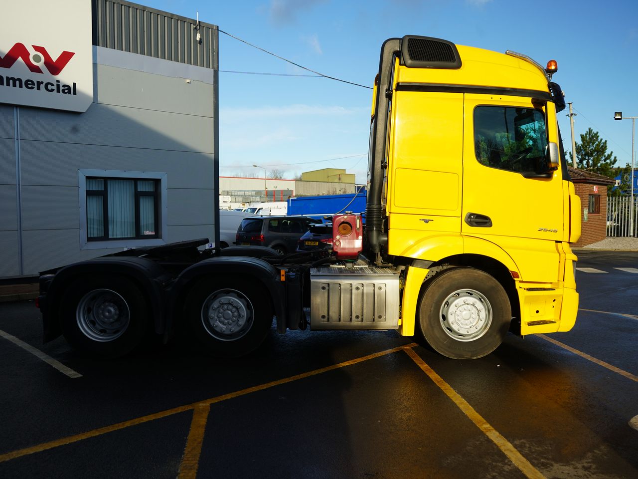 Ready to go Mercedes-Benz Actros 2545, Tractor Unit, 450, 44 Tonne, Sleeper Cab, Automatic, Sliding 5th Wheel, Kelsa Light Bar with Spotlights and Beacons, Colour Coded Bumper, Colour Coded Mirrors, Cab Sunvisor , , -, - | for sale at MV Commercial, the UKs leading Truck, Trailers and Van supplier. (SE18XXM 80197)