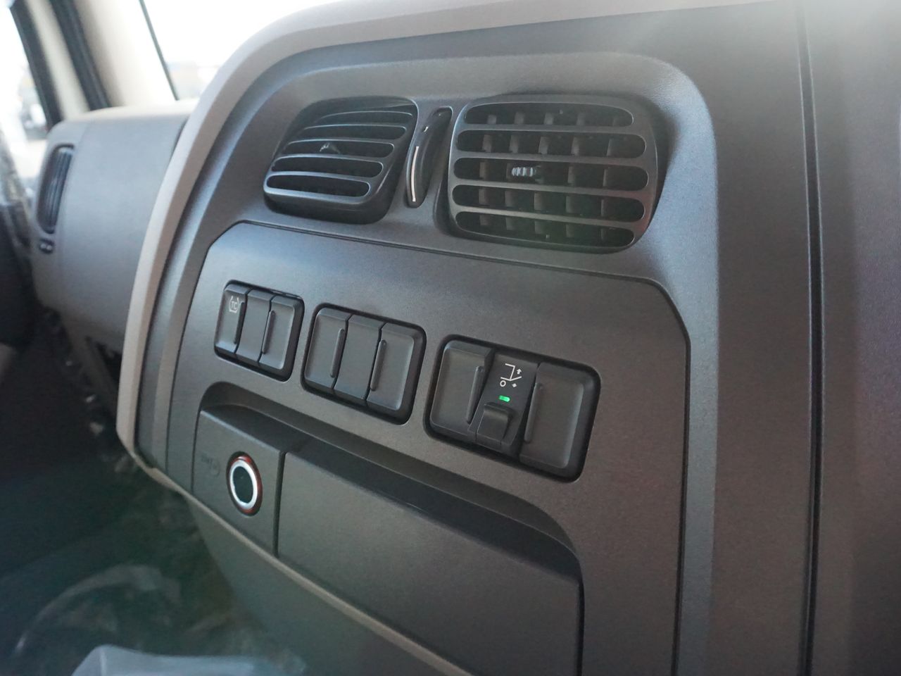 2022 DAF LF 180 Box for sale at MV Commercial